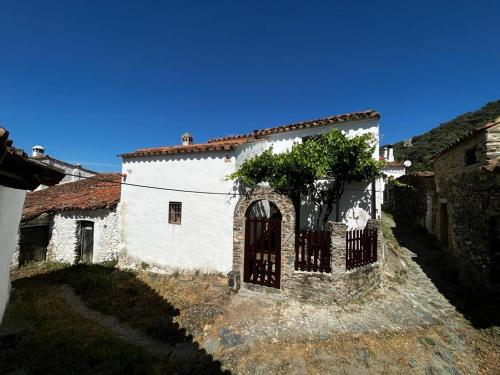 B&B Los Madroñeros - Casa Tía Isidra - Los Madroñeros - Bed and Breakfast Los Madroñeros