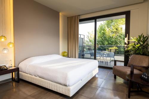 1 king bed, 1 twin bed
