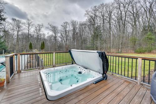 Monterey Home with Hot Tub, Pool and Game Room! in Monterey, USA