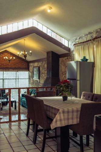 Cabañas- Casas España (Cabanas- Casas Espana) in คอสตา เอสเมอรอลดา