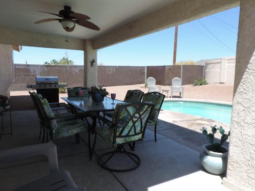 Carlsbad Cutie - Sparkling Pool Home