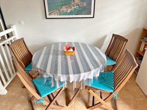 Duplex T2, 4 adultes, piscine, plage à proximité, Le Gosier (photo 7)