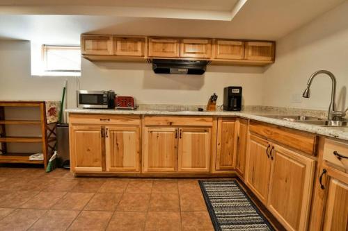 Stella Ruby Cottages - Steps to Main Street!, Моаб (фото 10)