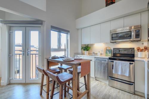 West Coast Loft with Rooftop Patio + Harbour View in Victoria, Canada