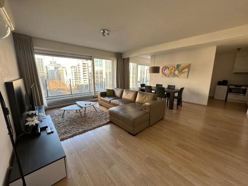 2 Bedroom Apartment in Center with Balcony, Брюссель (фото 9)