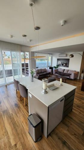SEMIPISO PINAMAR 6 PAX PILE CLIMATIZADA