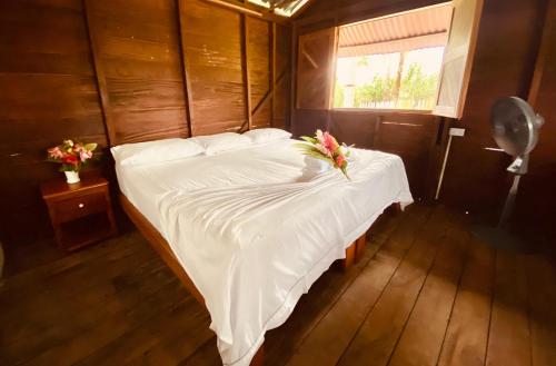 1 double bed, 1 twin bed