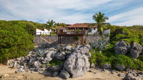 Refugio de piedra - Troncones