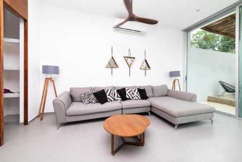 Relaxing 2 bedroom apartement in the center of tulum with private pool and terrace - image 2