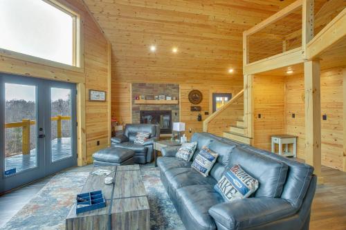 Celina Cabin with View of Dale Hollow Lake! in Livingston (TN)