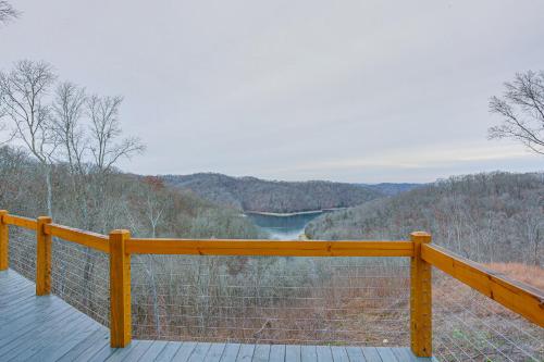 Celina Cabin with View of Dale Hollow Lake!