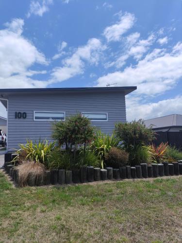 Modern House near Motuoapa Tongariro Crossing fishing skiing