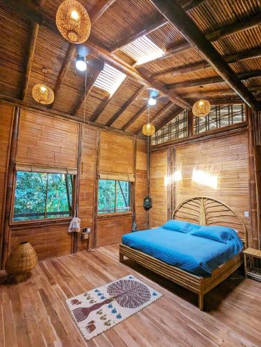 Yogachal Vista Mar Bamboo House in the Jungle in Ojochal