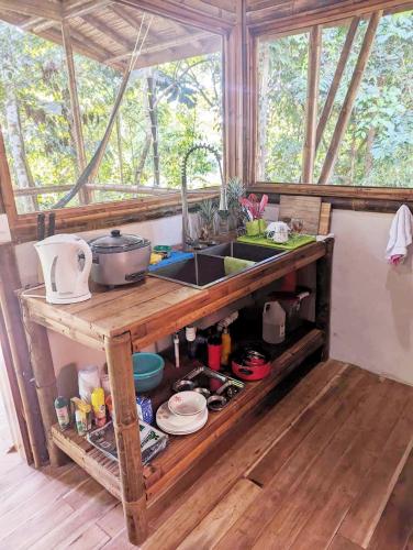 virtuve, Yogachal Vista Mar Bamboo House in the Jungle in Ojochal