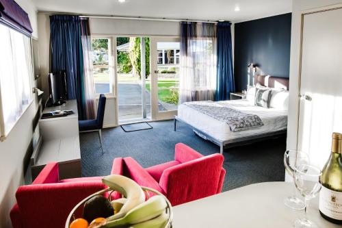 บริการและสิ่งอำนวยความสะดวก, ASURE Colonial Lodge Motel in ทาราเดล