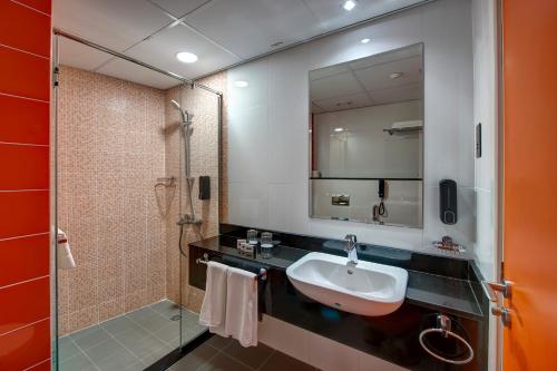 room detail thumbnail 2