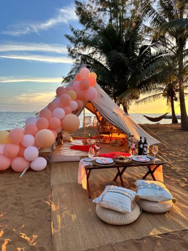 Beach N Breeze Glamping in Kuala Sungai Baru