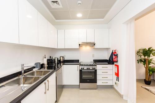 VayK - Modern 2BD in the Marina near Beach - image 11