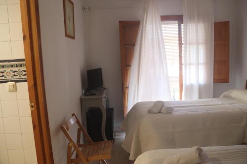 HOSTAL MONCADA Room Type - Economy Twin Room