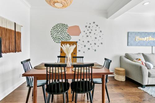 2br Condo - Sleeps 6 - Garage - Wifi Laguna in Laguna Niguel, USA