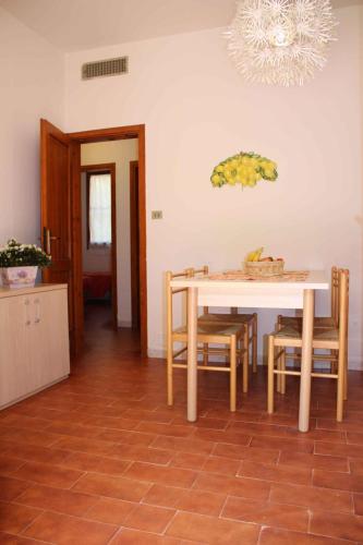 Houses and Apt. in Lido di Spina 21292