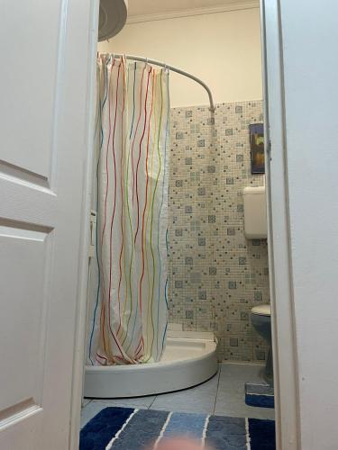 Red Locomotive Apartment - image 2