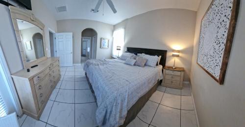 Beautiful 4 Bed Villa in Orlando sleeping 10