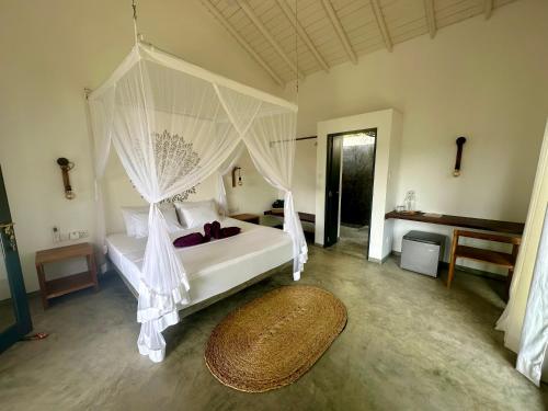 Deluxe Double Room image 6