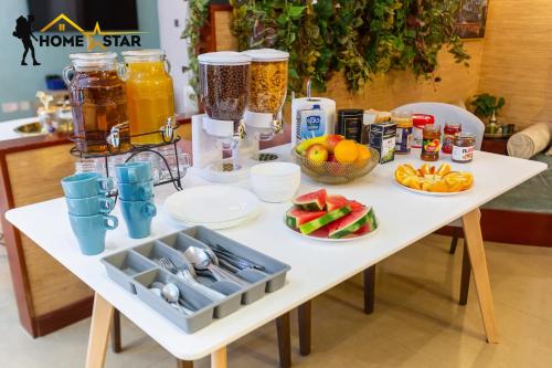 HOMESTAR, Deluxe Hostel - JBR - Walk To Beach, Metro Station in Dubai