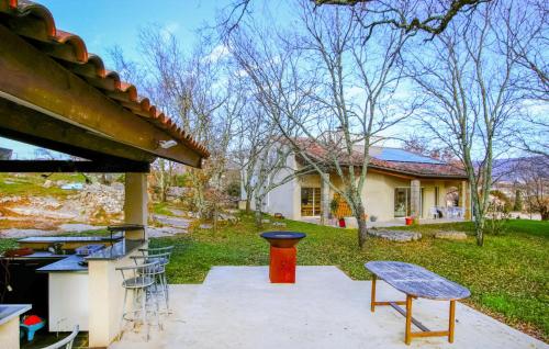 外部景觀, 4 Bedroom Gorgeous Home In Lussas in 呂薩