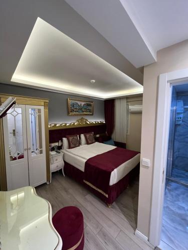 Constantinopolis Hotel Room Type - Budget Triple Room
