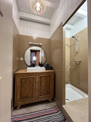 Shower, Emmanon - Maison a la campagne au calme in La Coquille