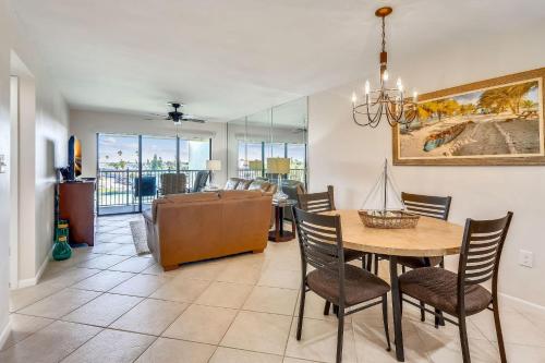 Lands End 3-404 Bay Front in St Pete Beach, USA