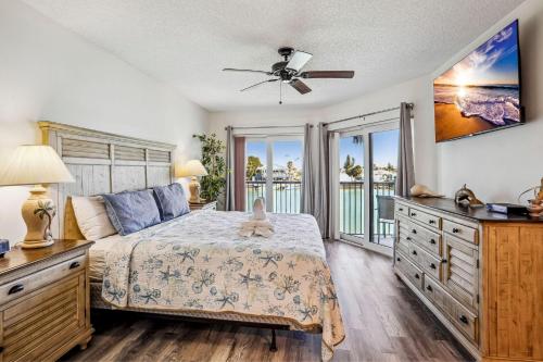 Lands End 3-205 Bay Front - Premier in St Pete Beach, USA