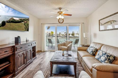 Lands End 3-205 Bay Front - Premier in St Pete Beach, USA
