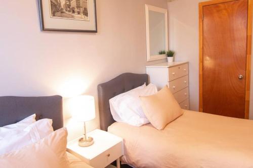 2 Bedroom Apt with 3 Beds - Friends & Family, New York (Foto 7)