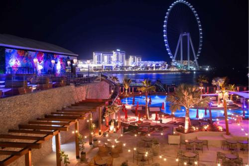 HOMESTAR, Deluxe Hostel - JBR - Walk To Beach, Metro Station in Dubai