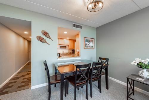 502F - Lakefront 3 Bedroom Condo with 2 Bathrooms Free WIFI! - image 4