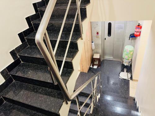 Stay Court - Business Class Hotel - Near Central Railway Station – Chennai, IL