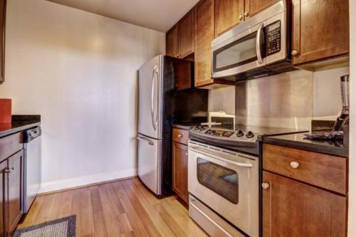 Chase Penthouse at 39 west Baltimore Inner Harbor Convention center free indoor parking one and two bedrooms in Baltimore, USA