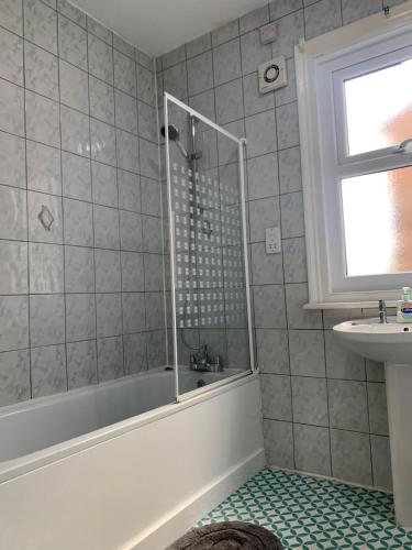 Burton Villa Guest House - image 2