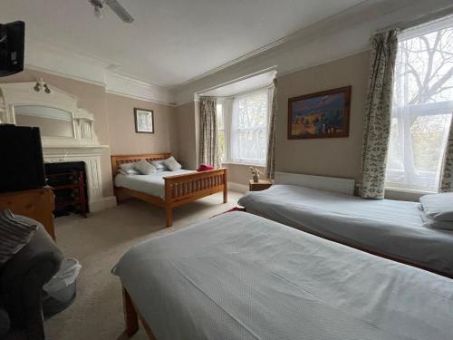 Burton Villa Guest House - image 14
