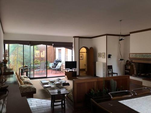 Luxury apartment big lounge fireplace 2 terraces B