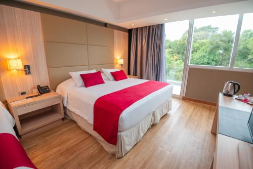 Savoy Hotel Encarnacion in เอนคาร์นาซิยอน