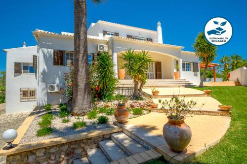 Villa Valentina - com piscina aquecível em Almancil