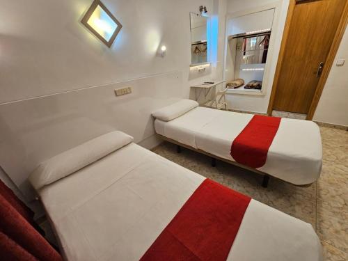 Hostal Las Vegas Room Type - Twin Room