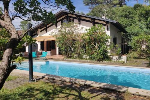 Splendid villa with a pool in Seignosse - Welkeys