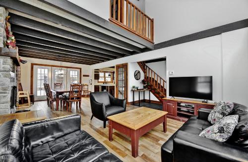 Chalet 9001 Chemin des Alpages by Les Chalets Alpins in Stoneham (QC)