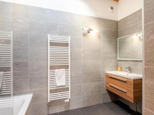 Appartement neuf 4 chambres au pied des pistes avec terrasse, parking et services inclus - Morzine - near Pre-Favre Ski Lift