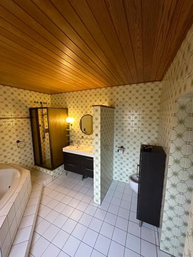 Spacious Large apartment in Bielefeld Spacious Large apartment in Bielefeld